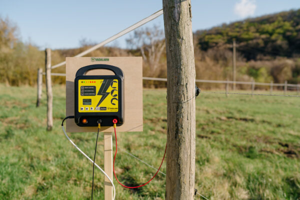 Abbildung ähnlich - Elektrozaun - Vogel- & Wildabwehr - Kessler Zell Weinbautechnik