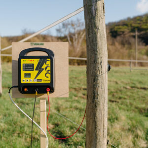 Abbildung ähnlich - Elektrozaun Smart IOT - Vogel- & Wildabwehr - Kessler Zell Weinbautechnik